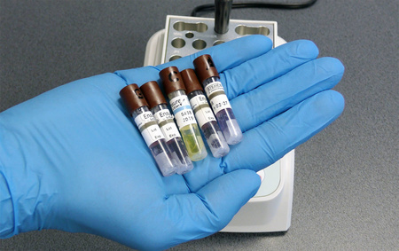 Inkubator biologiczny ENSURE SCICAN SCI-BINC-230 do testów sterylizacji, 10 gniazd, LCD, 57°C, medycyna, stomatologia